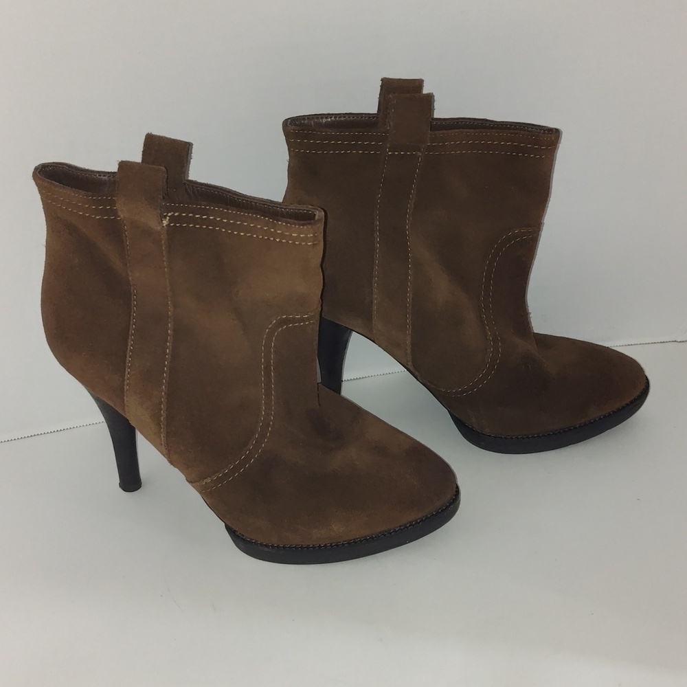 BCBG Distressed High Heel Sandra Cowboy Boots Size 9 Brown